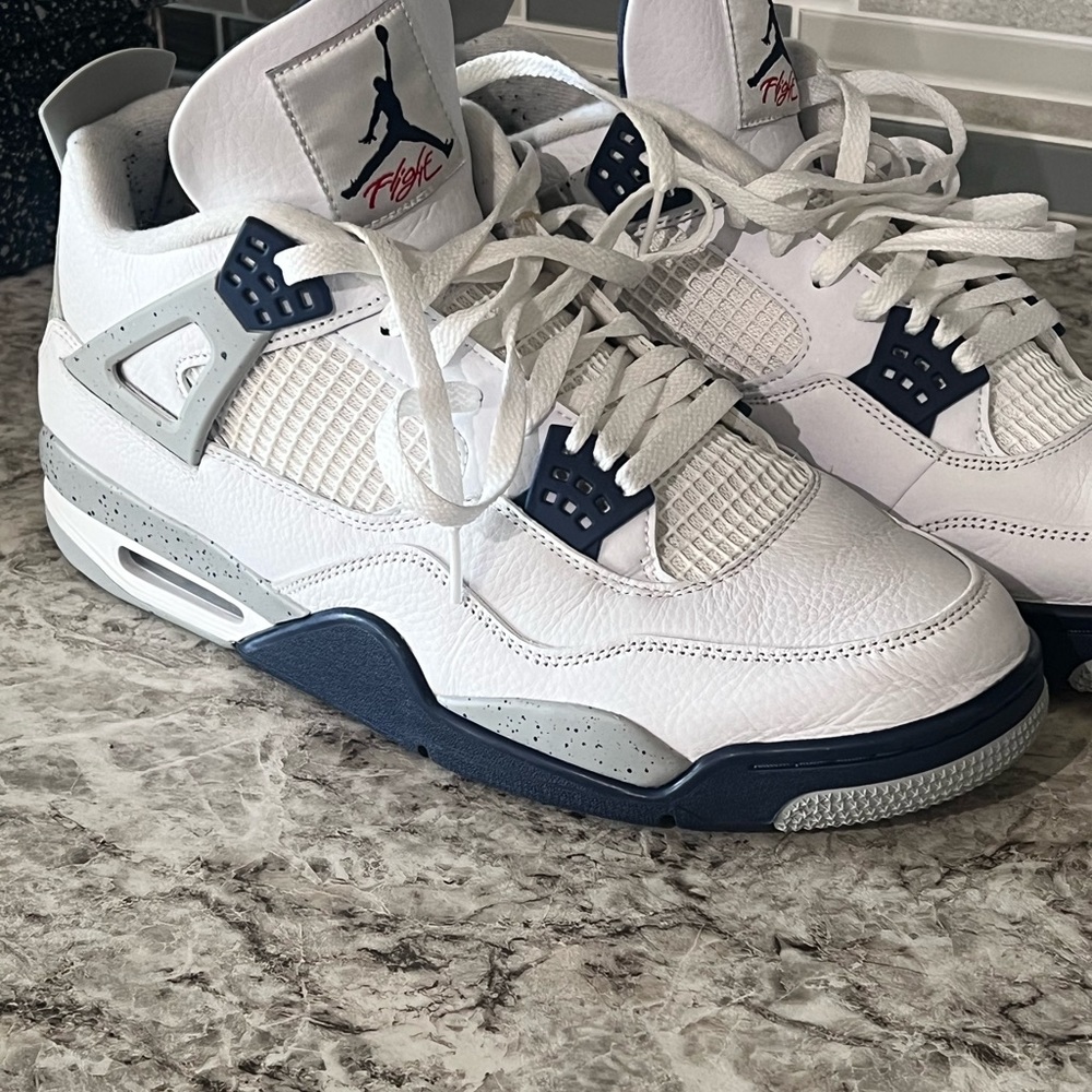 Air Jordan 4